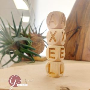 Petit cube " dé " en Bois - LETTRE - composition de prénom
